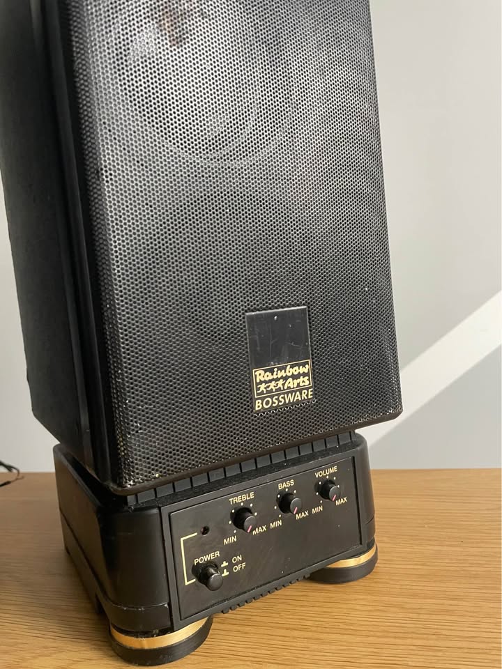 Vintage 1990s Active Stereo Speakers – Rare Collector’s Item, Gold‑Accented Finish